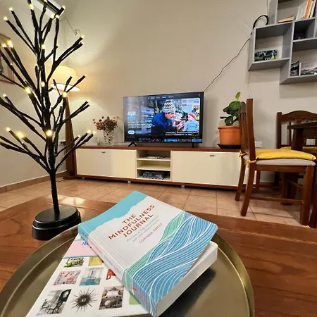 Apartment Spacious 2br - Walk To Skanderbeg Square *