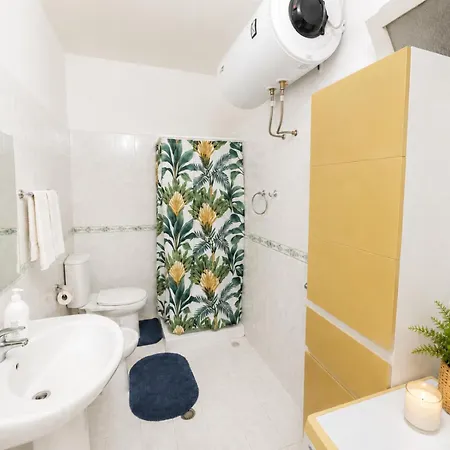Apartment Spacious 2br - Walk To Skanderbeg Square *
